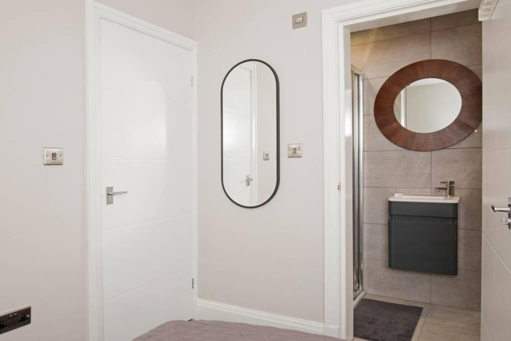 Blackbird Luxury 2 Bed Accommodation Room 7 Blackpool Extérieur photo